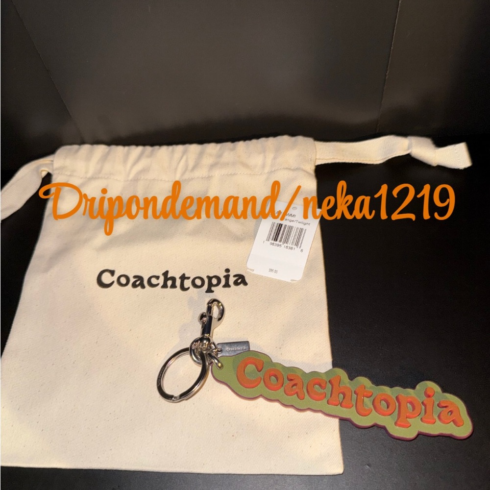 Coach Logo Bag Charm In Coachtopia Leather - Picture 3 of 10